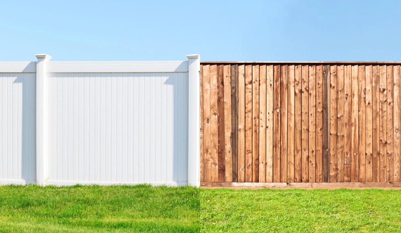 Comparison of white vinyl fence and natural wood fence materials in Palm Harbor